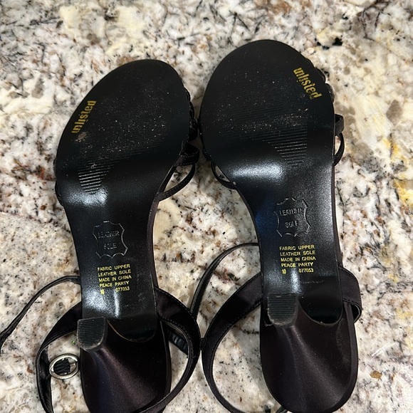 Black satin heel - Picture 3 of 4